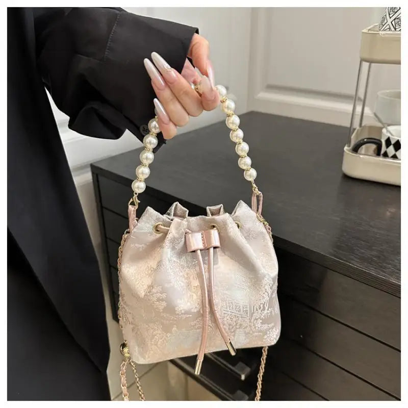 Chinese Style Fine Embroidery Bucket Bag