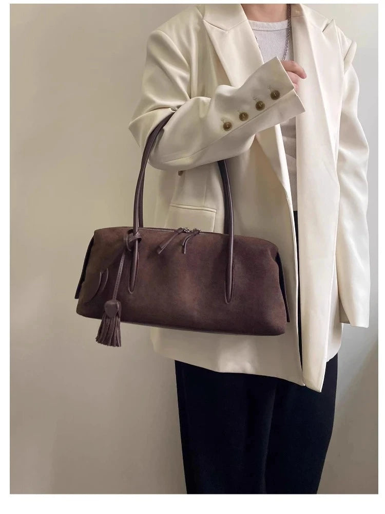 Chic Tassel Design Shoulder Bag