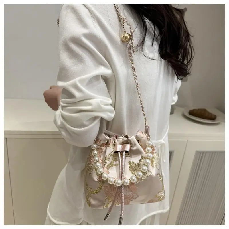 Chinese Style Fine Embroidery Bucket Bag