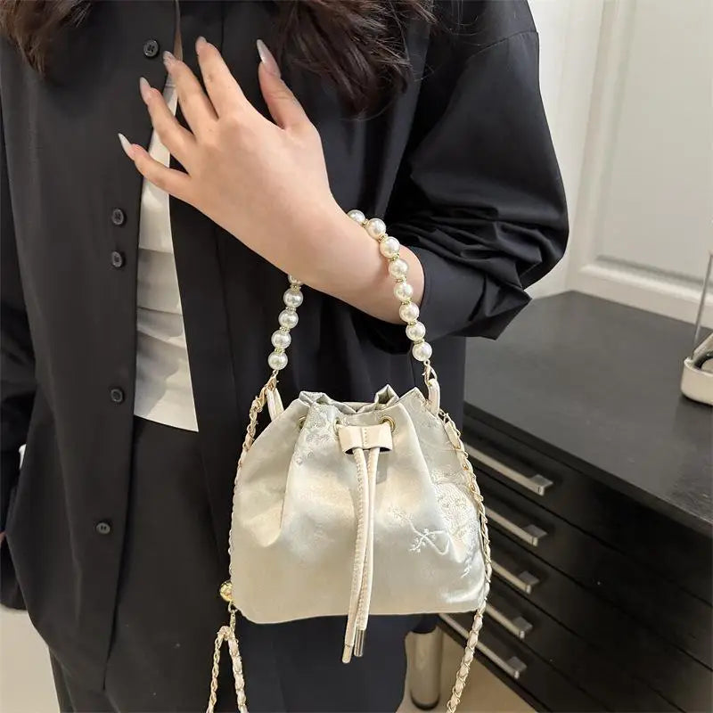 Chinese Style Fine Embroidery Bucket Bag